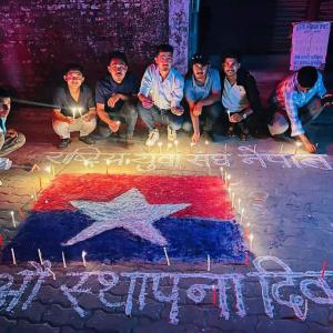 राष्ट्रिय युवा संघ नेपाल इटहरी द्वारा इटहरीमा दीप प्रज्वलन 