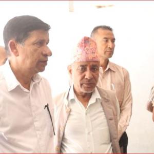 बेल्टार बजार आगलागी पीडितलाई कोशी प्रदेश सरकारद्वारा राहत वितरण