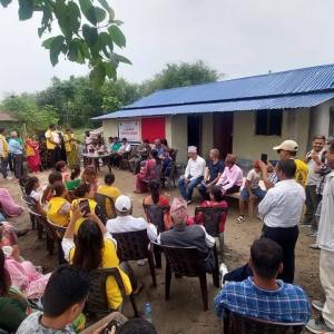 अध्यक्ष रञ्जना शर्माको मानवीय नेतृत्वः५ लाख ८९ हजार लागतमा विपन्न परिवारलाई घर हस्तान्तरण