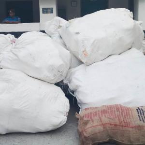 सुनसरीमा ६ लाख बढीका भन्सार छलीका सामान बरामद सुनसरीमा ६ लाख बढीका भन्सार छलीका सामान बरामद