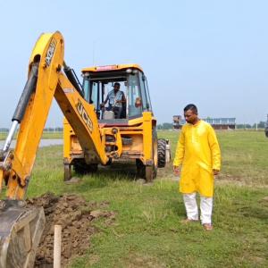 ग्रिनसिटीमा मिनी ओलम्पिकस्तरको स्विमिङ पुल बन्दै, असोजभित्र निर्माण सम्पन्न हुने ग्रिनसिटीमा मिनी ओलम्पिकस्तरको स्विमिङ पुल बन्दै, असोजभित्र निर्माण सम्पन्न हुने