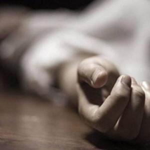 विद्यालयमा शिक्षिकाको शव फेला, श्रीमान सम्पर्कविहीन