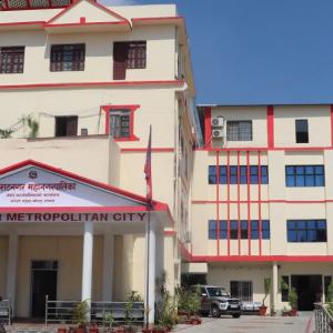 भोटेकोशी बाढीपीडितलाई विराटनगर महानगरले २५ लाख ५१ हजार दिने