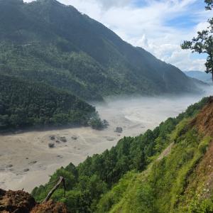  भोटेकोशीमा फेरि बाढीको खतरा,नदी किनारबाट सुरक्षित स्थानमा जान आग्रह