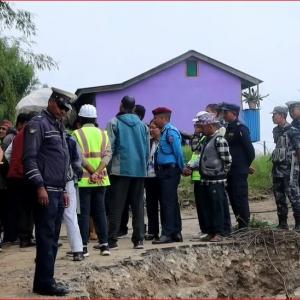 डाँडाखर्कमा सडक अवरुद्ध भएपछि बाइपासको अनुगमन, घरका बार्दलीसमेत हटाइने डाँडाखर्कमा सडक अवरुद्ध भएपछि बाइपासको अनुगमन, घरका बार्दलीसमेत हटाइने