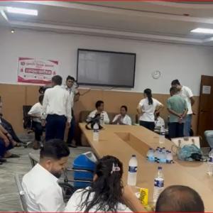 निजामती दिवसको उत्सव रोकेर सुनसरी जिल्ला अदालतमा रक्तदान निजामती दिवसको उत्सव रोकेर सुनसरी जिल्ला अदालतमा रक्तदान