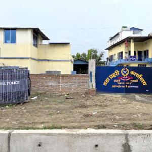 इटहरी उपमहानगरपालिकाका प्रवक्ता दिवस पोख्रेलले एक वर्षको अवधिमा सामान्य क्षति भएका कार्यालय मर्मत भएर सञ्चालनमा आउनु सकाराजेनजी आन्दोलनको एक वर्ष स् पाँच जनाको सनाखत अझै बाँकी