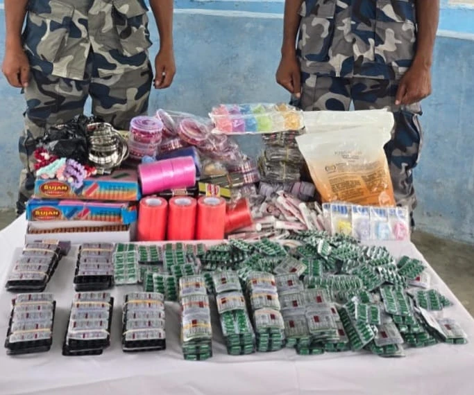 भारतबाट कस्मेटिक सामानभित्र लुकाएर ल्याउँदै गरेको ५ हजार क्याप्सुल लागुऔषध बरामद