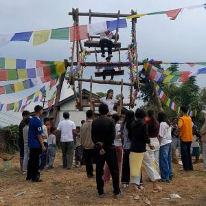 हराउँदै काठे रोटे पिङको परम्परा हराउँदै काठे रोटे पिङको परम्परा